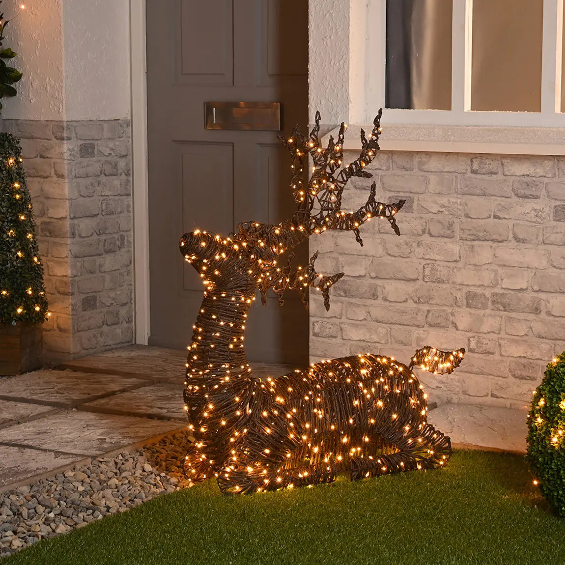 Sitting Brown Rattan Reindeer 88cm