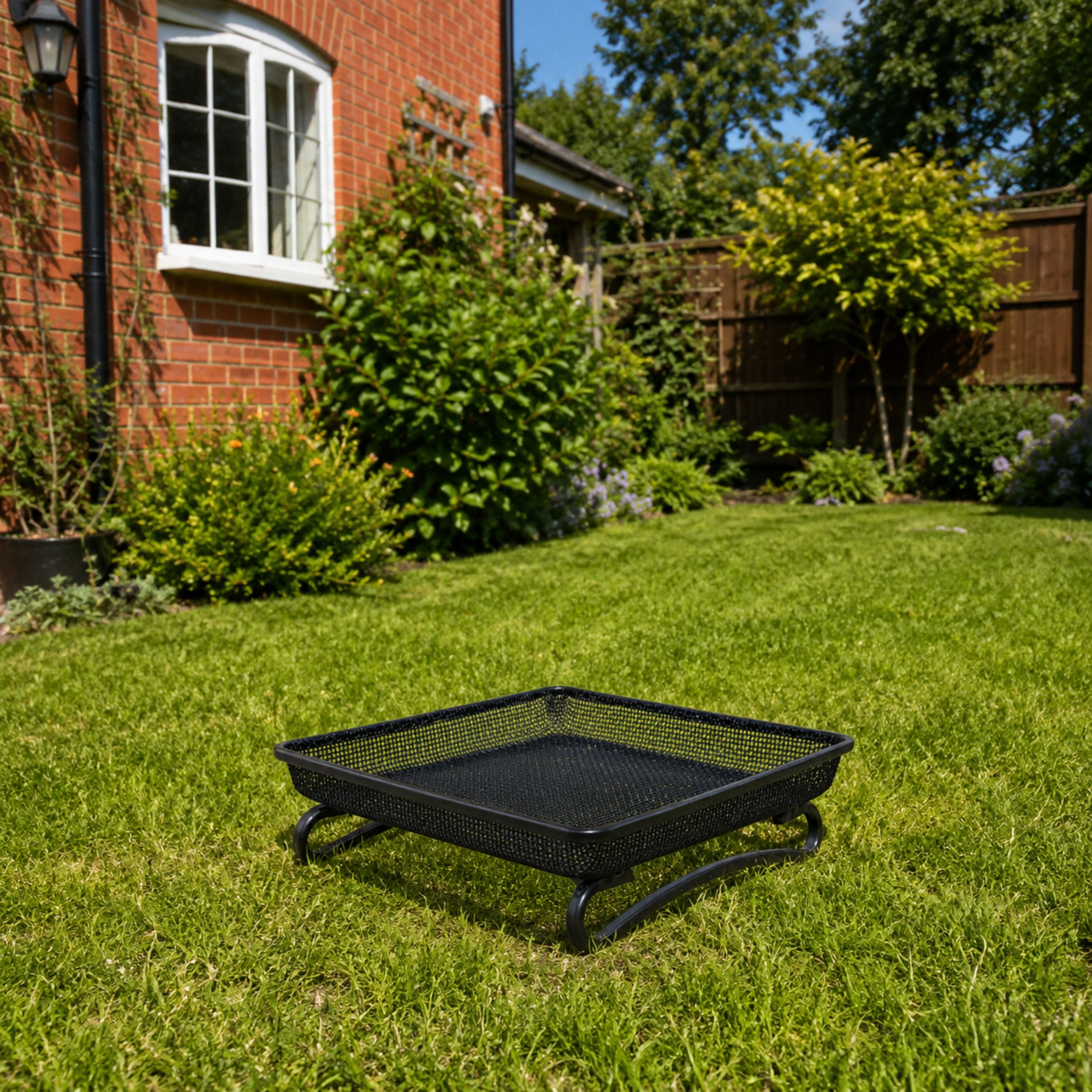 Henry Bell Essential Ground Feeder – Wild Bird Feeding Tray