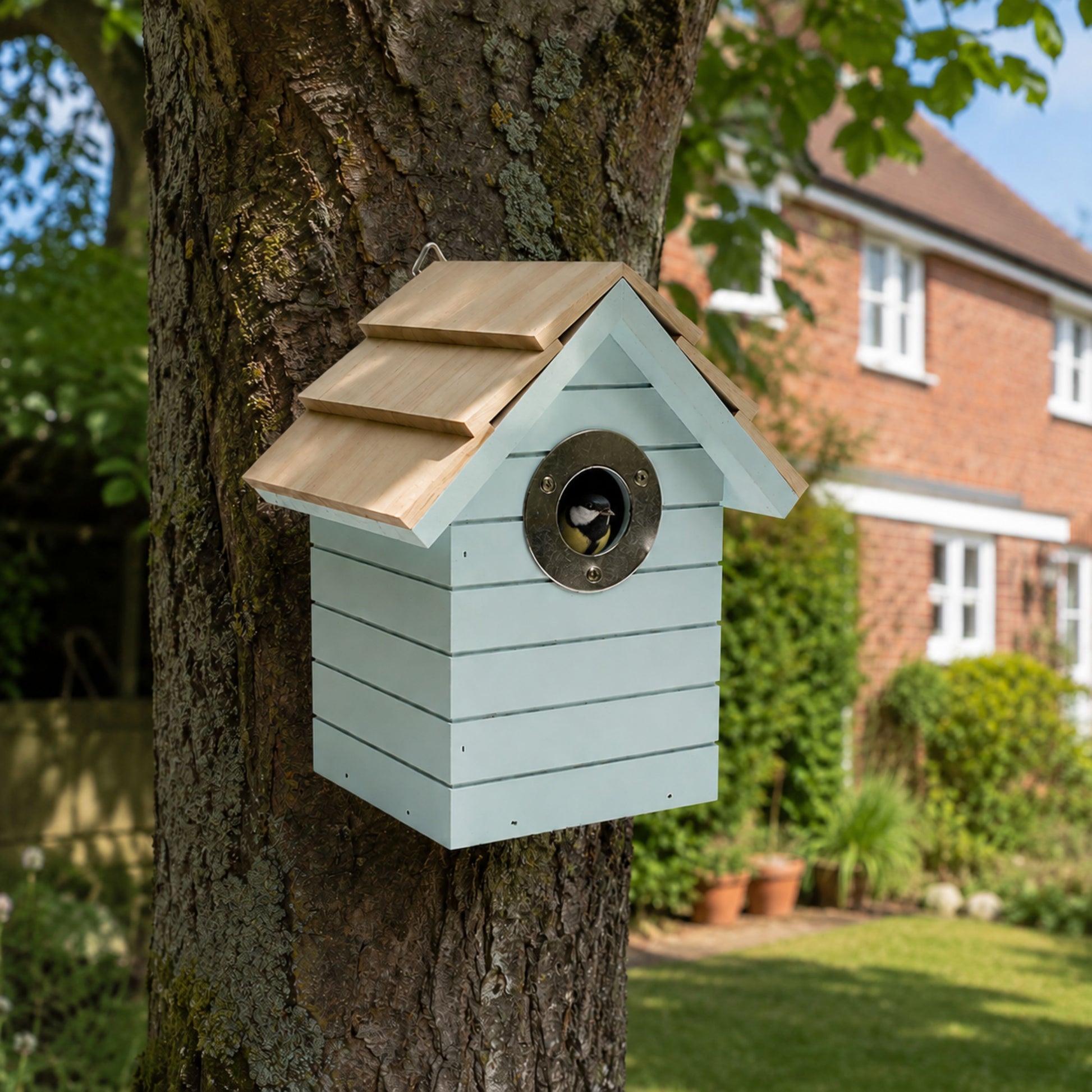 Henry Bell Beach Hut Nest Box Pale Blue – Wooden Bird Nesting Box