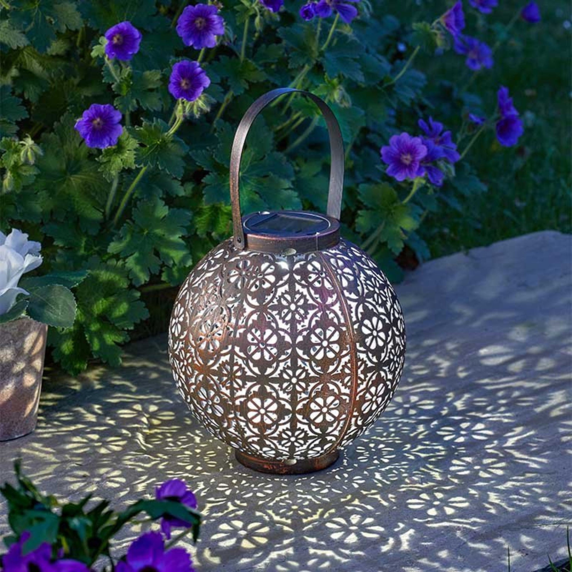 Boulette Silhouette Lantern