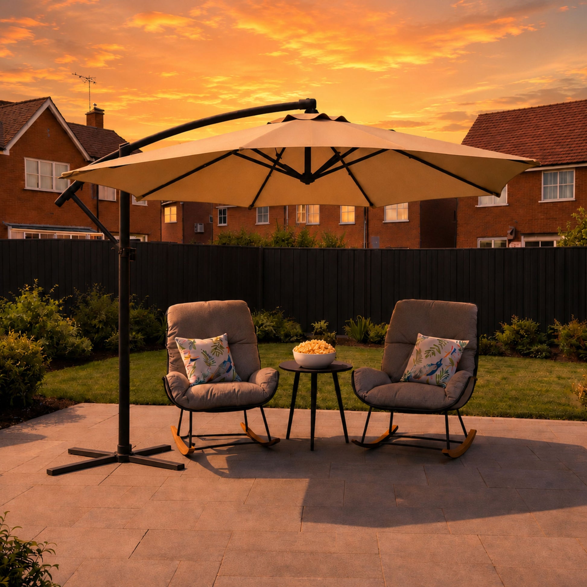 ENJOi Crown Round Banana Cantilever Parasol Taupe – 3m