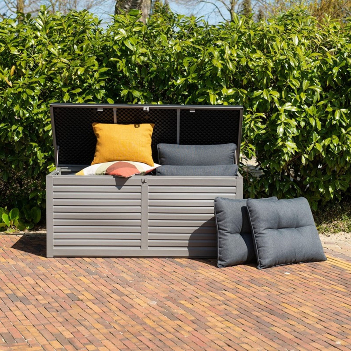 Primo Cushion Box
