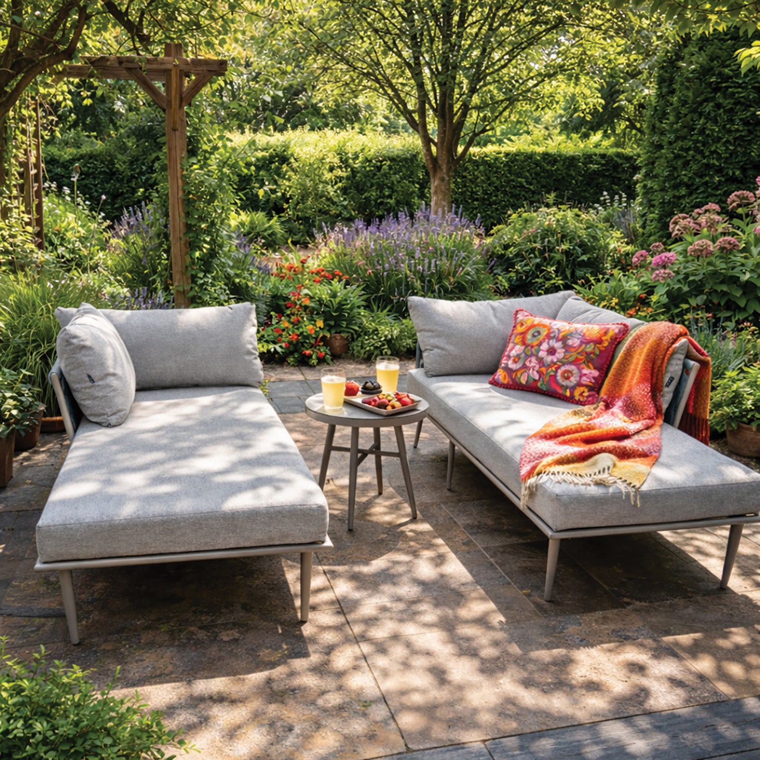 ENJOi Elegance Daybed