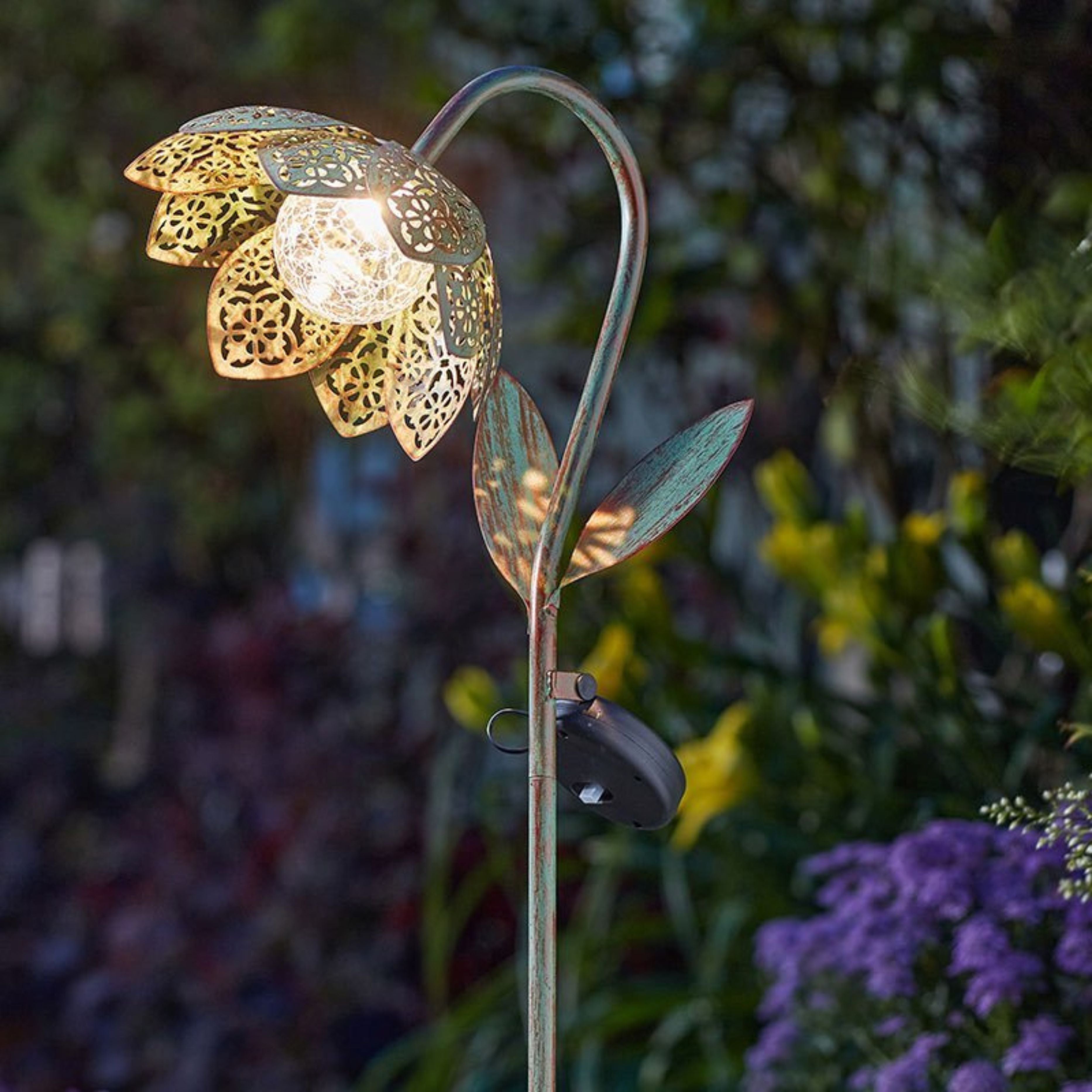 Damasque Solar Bloom Stake Light