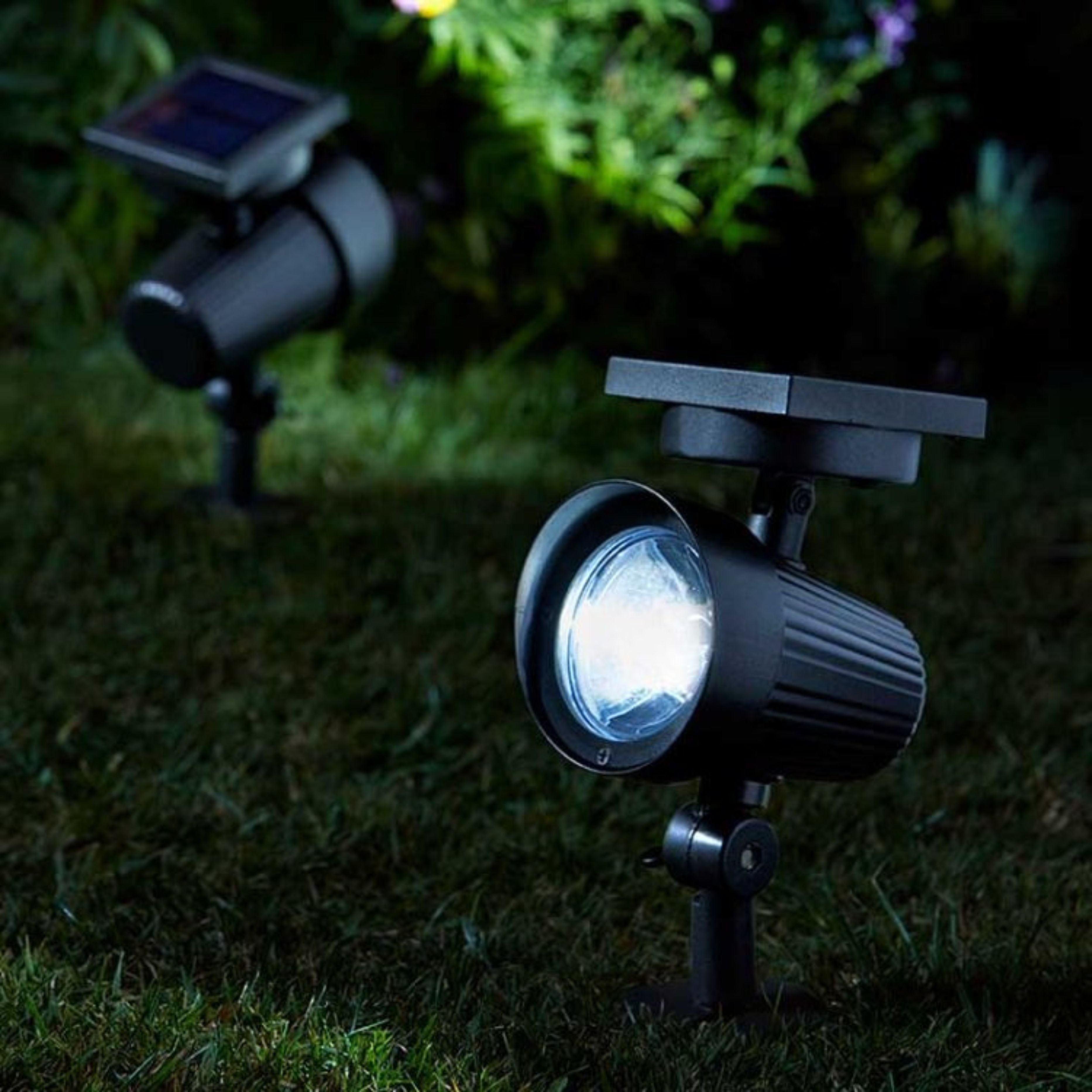 Solar Spotlight Examples Ultra 365 Solar Spotlight 30L – Functional Garden Lighting ...