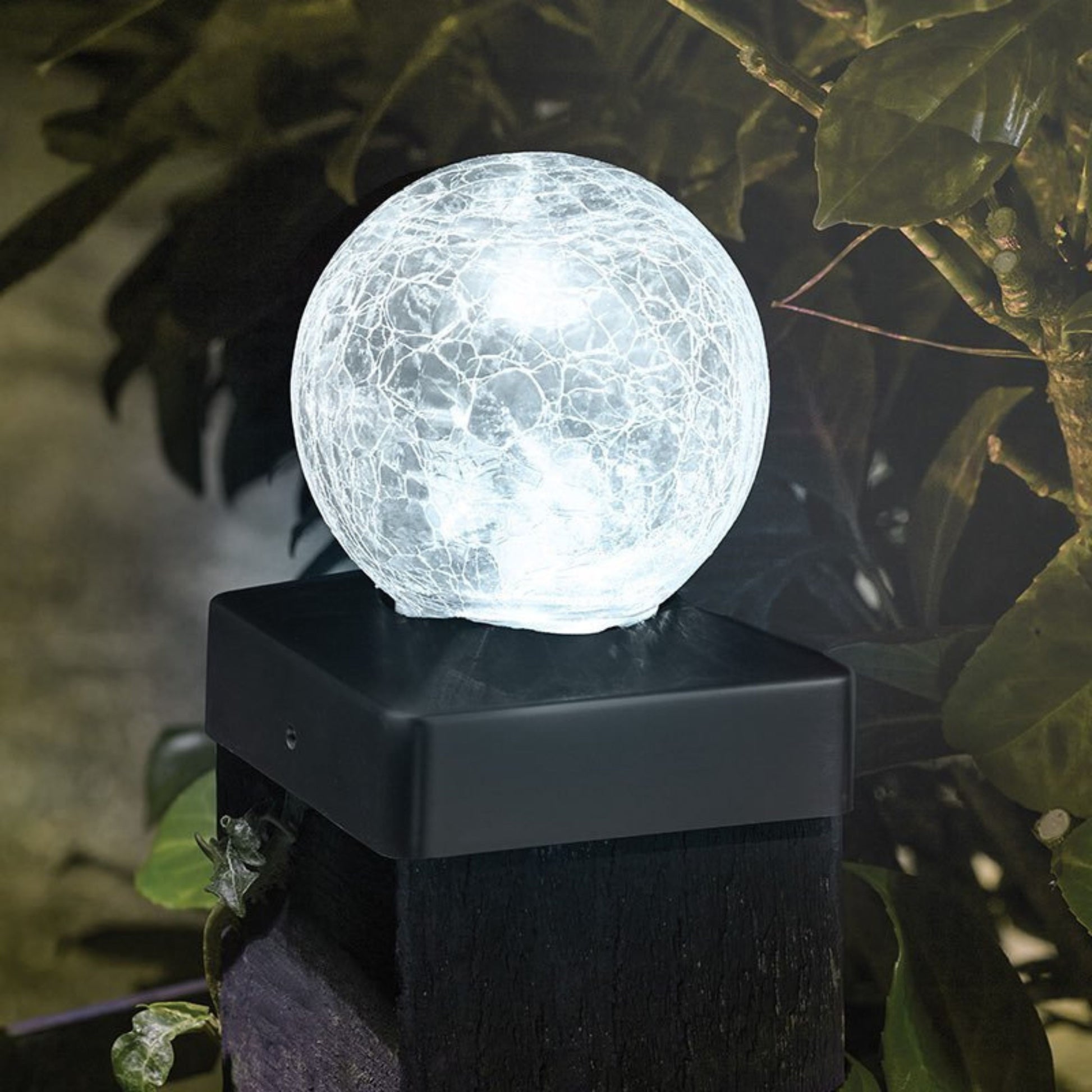 Crackle Ball Post Light