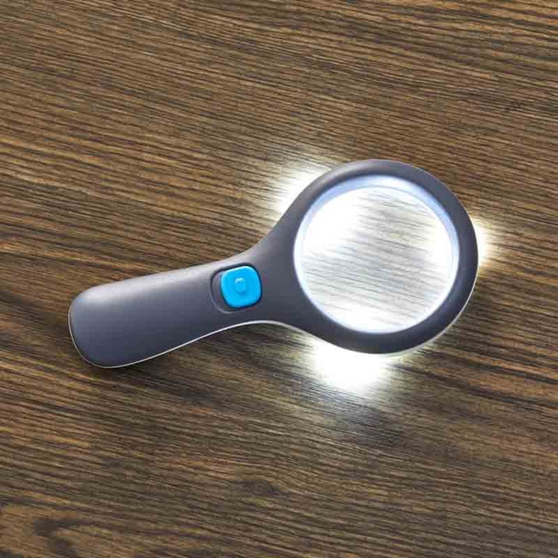Magnifying Glass w/Light 30L