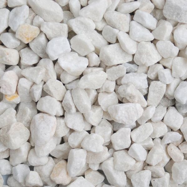 Arctic White Chippings 20mm